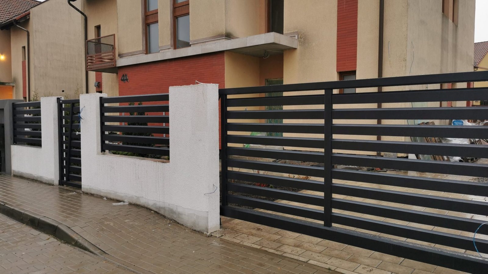 Poarta din aluminiu Autoportantă Model Prisma Espace 60 Danie House Sibiu Dublura 2